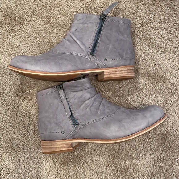 CAT by caterpillar booties - Picture 2 of 4